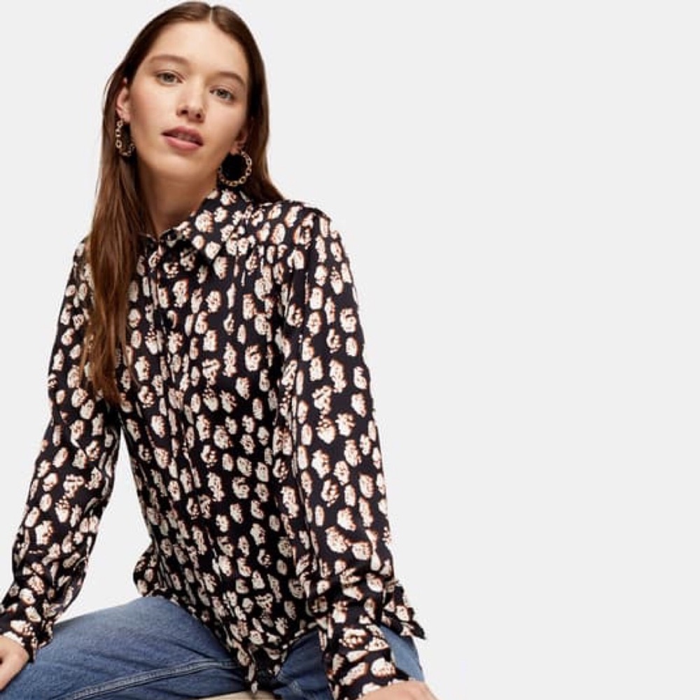 TOPSHOP Fingerprint Satin Blouse  NWOT Size 6